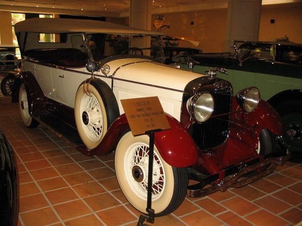 Lincoln V8 Double Phaeton 36 CV