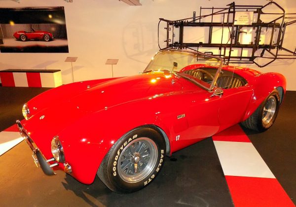 AC Cobra 427