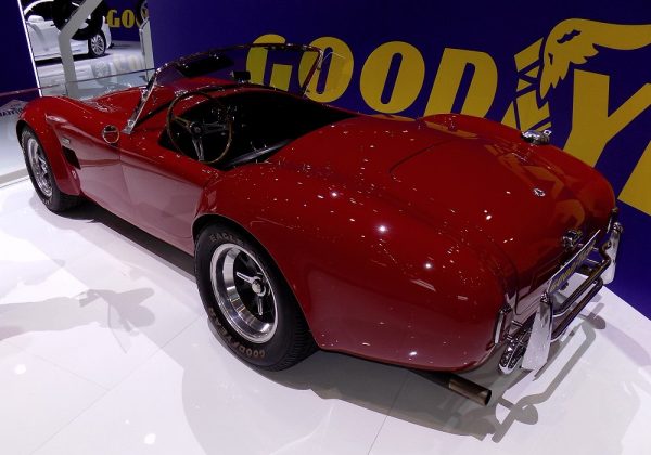 AC Cobra 427