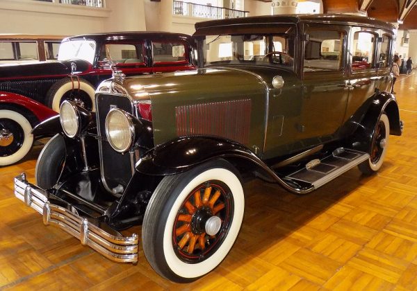 Buick 129 Sedan