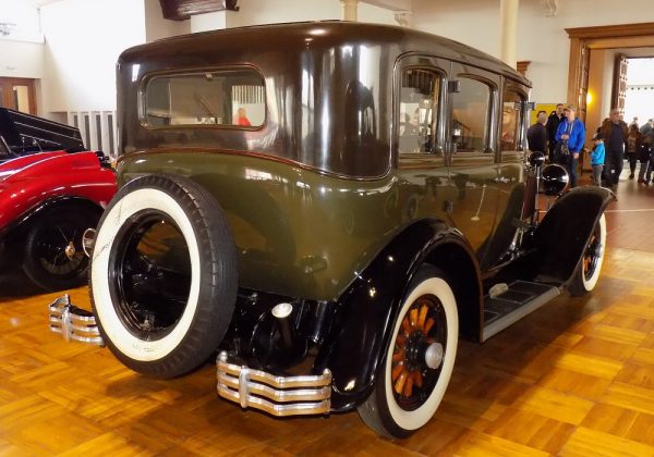 Buick 129 Sedan