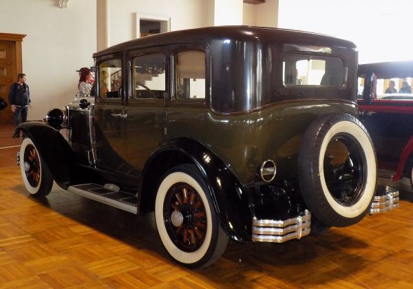 Buick 129 Sedan