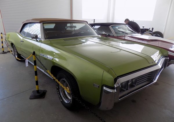 Buick LeSabre 400 Convertible