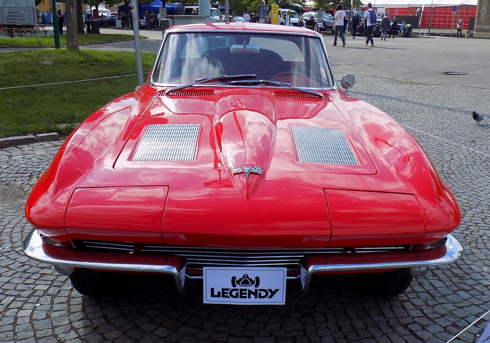 Chevrolet Corvette Sting Ray Convertible 300 HP