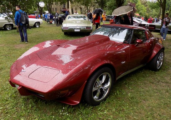 Chevrolet Corvette 210 HP