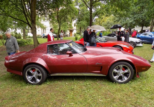 Chevrolet Corvette 210 HP