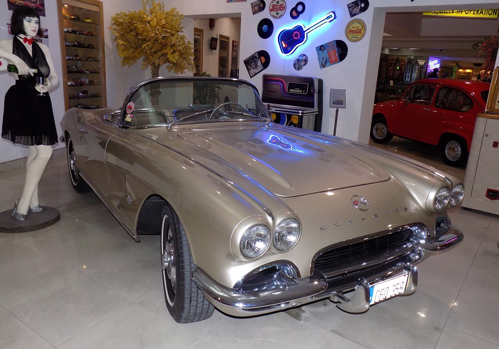 Chevrolet Corvette 327 V8 250 HP Convertible Chevrolet Corvette 327 V8 250 HP Convertible