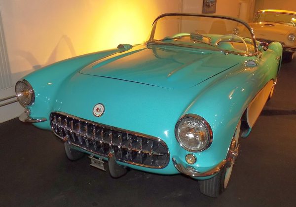 Chevrolet Corvette Roadster 220 HP