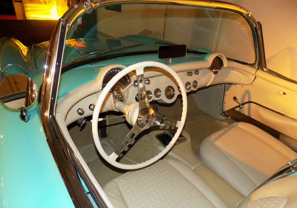Chevrolet Corvette Roadster 220 HP