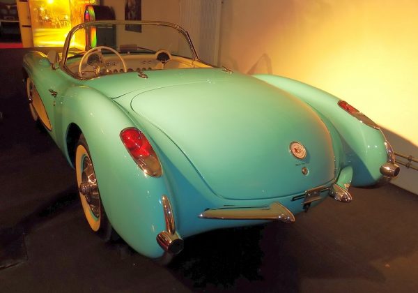Chevrolet Corvette Roadster 220 HP