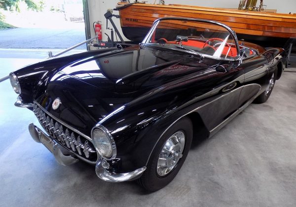 Chevrolet Corvette Roadster 240 HP