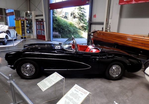 Chevrolet Corvette Roadster 240 HP