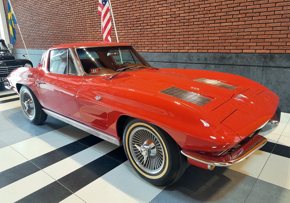 Chevrolet Corvette Sting-Ray 327 V8 250 HP Split Window Chevrolet Corvette Sting-Ray 327 V8 250 HP Split Window