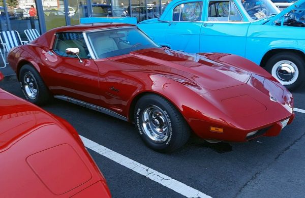 Chevrolet Corvette Stingray 350 Edelbrock