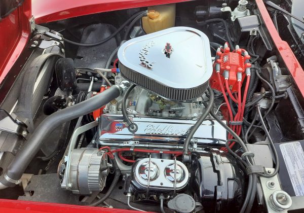 Chevrolet Corvette Stingray 350 Edelbrock