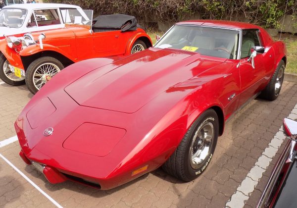 Chevrolet Corvette Stingray 350 Edelbrock