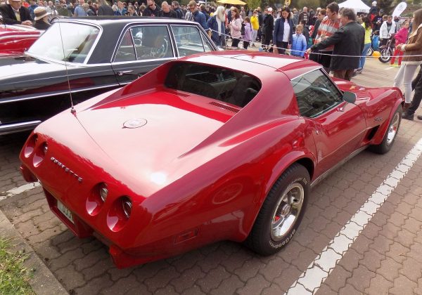 Chevrolet Corvette Stingray 350 Edelbrock