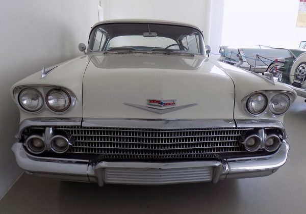 Chevrolet Impala Sport Coupe 230 HP