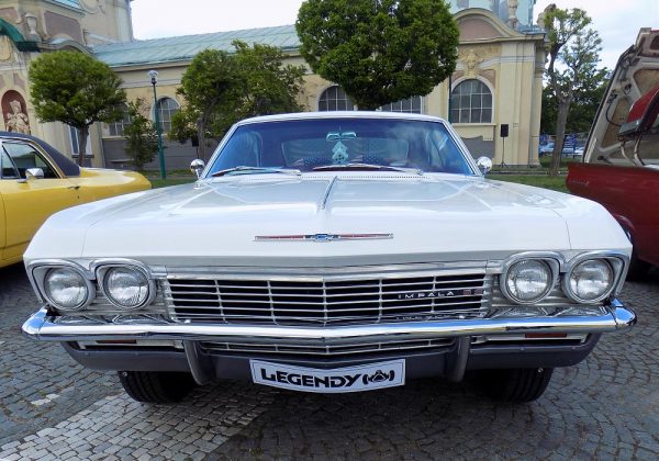 Chevrolet Impala SS Sport Coupe 327