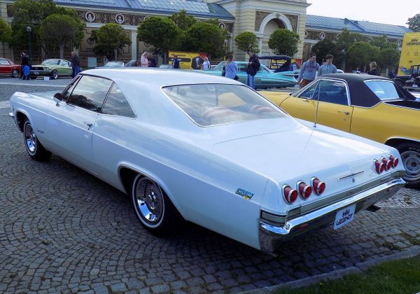 Chevrolet Impala SS Sport Coupe 327