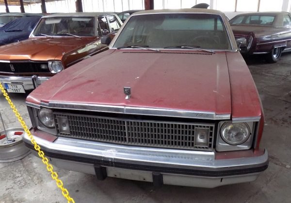 Chevrolet Nova Concours Sedan 305