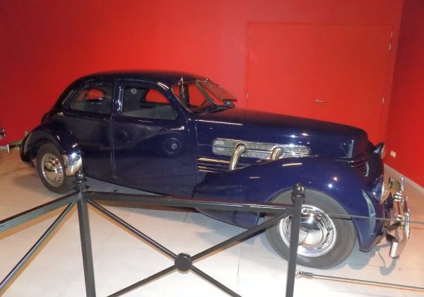 Cord 812 Supercharged Beverly Sedan