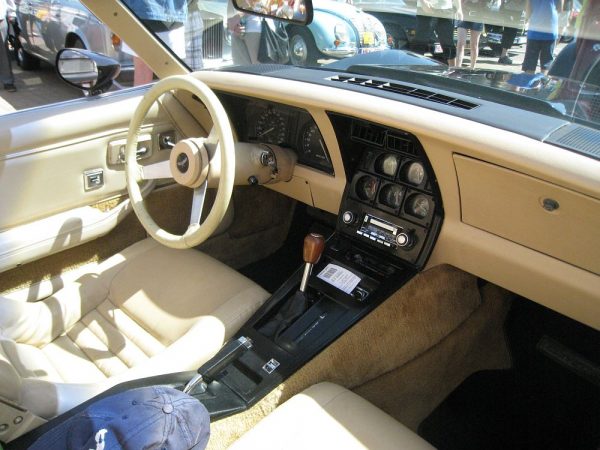 Chevrolet Corvette 195 HP AT