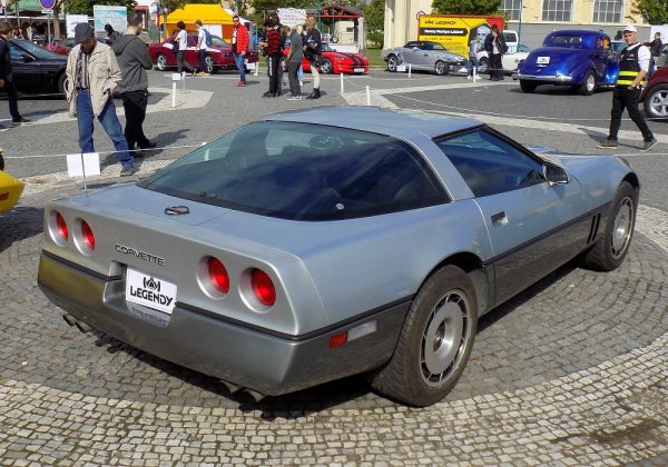 Chevrolet Corvette 230 HP
