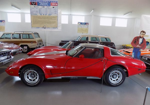 Chevrolet Corvette Stingray 185 HP