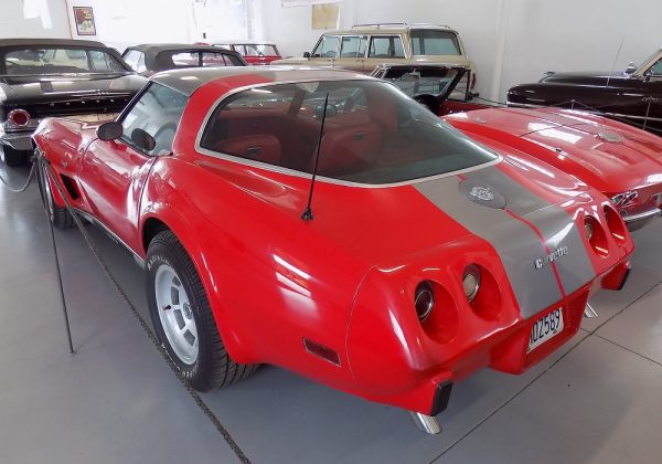Chevrolet Corvette Stingray 185 HP