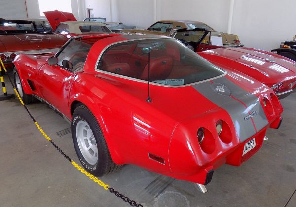 Chevrolet Corvette Stingray 185 HP
