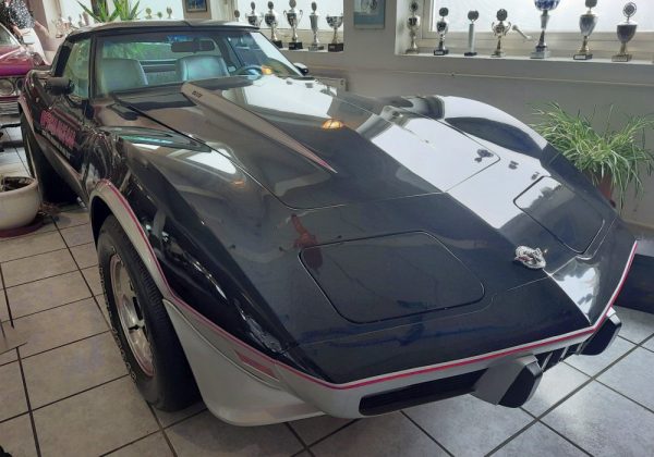 Chevrolet Corvette Stingray 220 HP