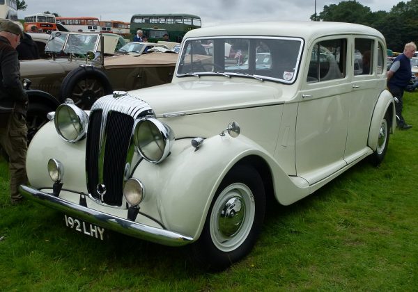 Daimler DE27 Limousine 4 Litre
