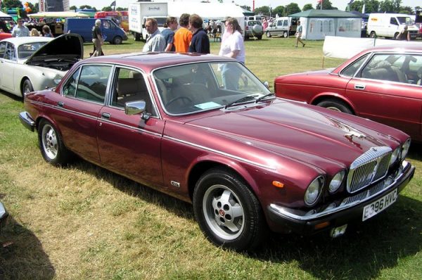 Daimler Double Six