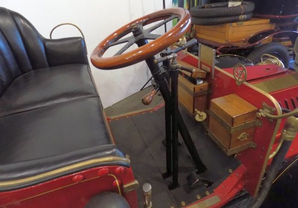 De Dion-Bouton 8 HP Tonneau