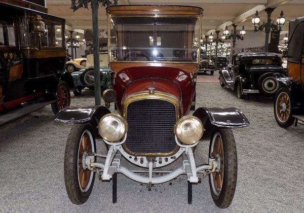 Delahaye 32 Coupé Chauffeur 2.9