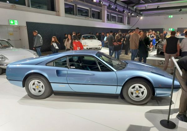 Ferrari 308 GTB Vetroresina