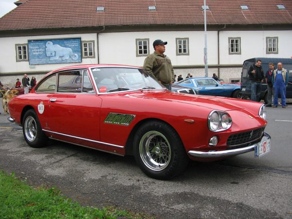 Ferrari 330 GT 2+2