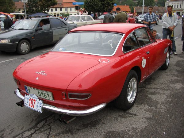 Ferrari 330 GT 2+2