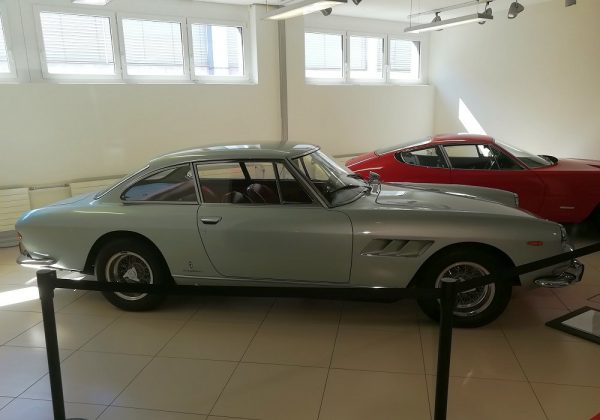 Ferrari 330 GT 2+2 Series 2