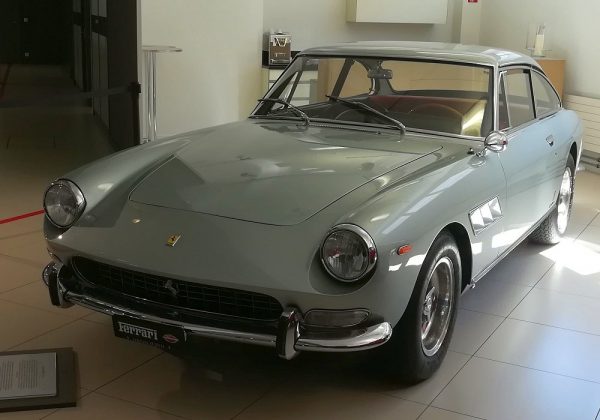 Ferrari 330 GT 2+2 Series 2