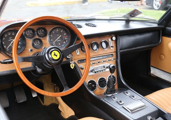 Ferrari 365 GT 2+2