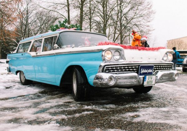 Ford Country Sedan
