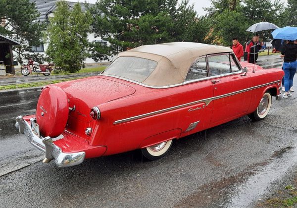 Ford Crestline Sunliner Convertible V8 130 HP
