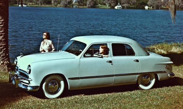 Ford Custom Eight 98HB Fordor Sedan