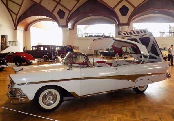 Ford Fairlane 500 Skyliner