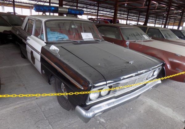 Ford Fairlane Sedan 289