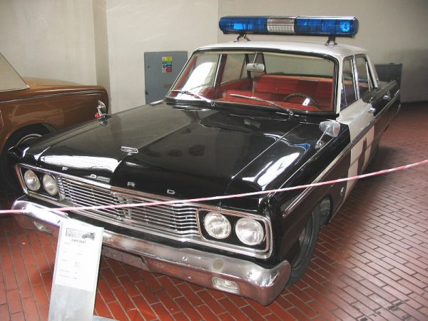 Ford Fairlane Sedan 289
