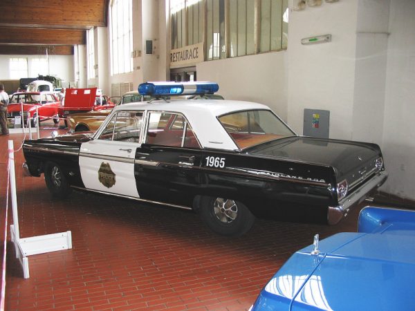 Ford Fairlane Sedan 289