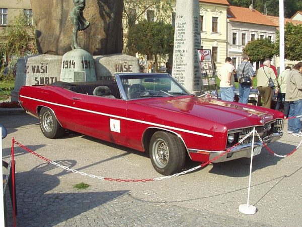 Ford Galaxie 500 XL Convertible